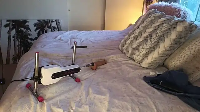 JESS_LOVES Show in webcam