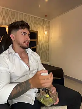 Brad_Summer Live XXX Chat