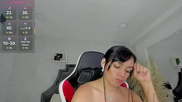 Chatroom XXX en direct de EmiliaRose_