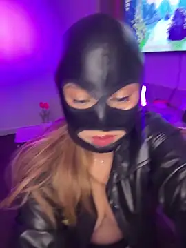 MasterAlexSlavekate Adlı Modelin Canlı XXX Sohbeti