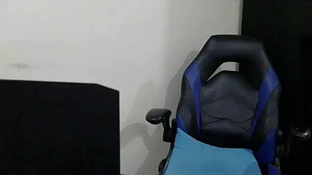 Darkkras élő XXX-chatje