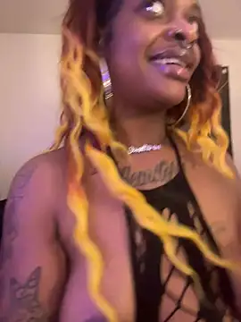 Pokazy przed kamerką – WavyTsunami