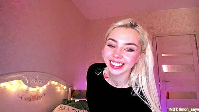 Chat +18 de LillyMoure_ ao vivo