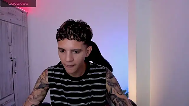 tylernova Adlı Modelin Web Kamerası Şovu