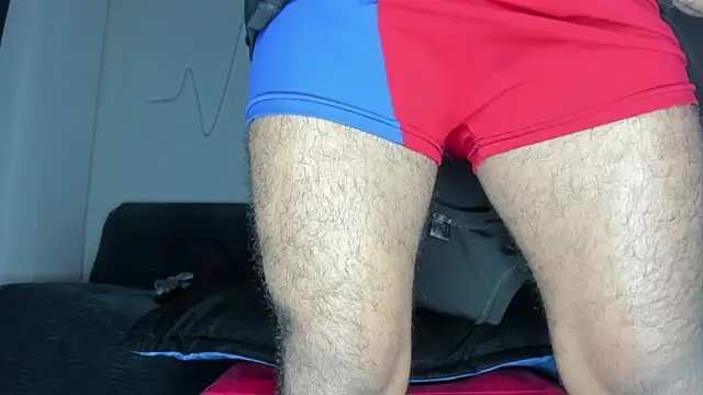 sweatyhairypig23 Show in webcam