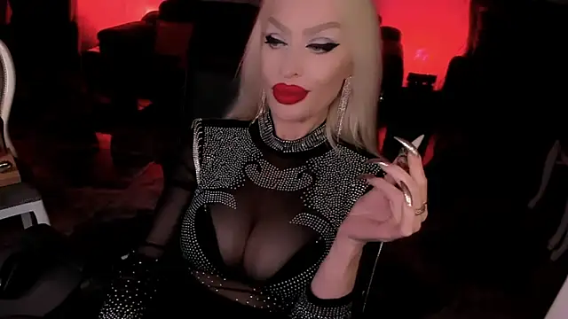 FinDomGod Chat XXX in diretta