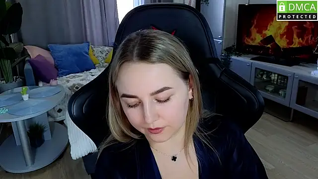 Mira_Mermayd's Live XXX Chat