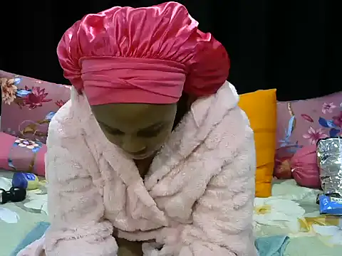 Pearl_00 Adlı Modelin Canlı XXX Sohbeti