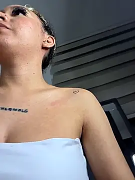 alaia_princess' Live XXX Chat