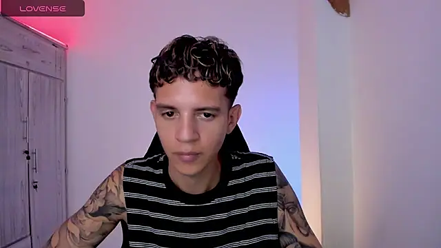 Chat XXX ao vivo de tylernova