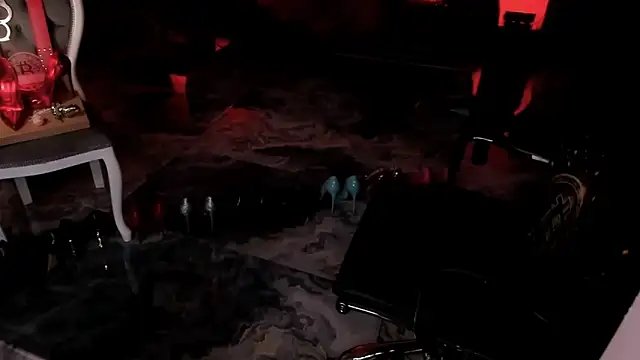 FinDomGod 现场XXX聊天