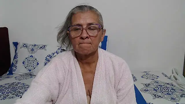 candy_mature_ élő XXX-chatje