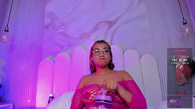 Eva_honey Adlı Modelin Canlı XXX Sohbeti