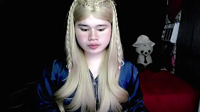 Brittany_143 网络视讯表演