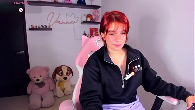 Chatroom XXX en direct de Vannessa__Shy