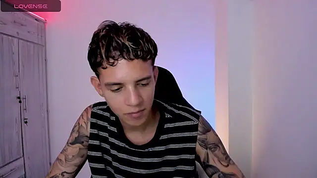 tylernova Adlı Modelin Web Kamerası Şovu