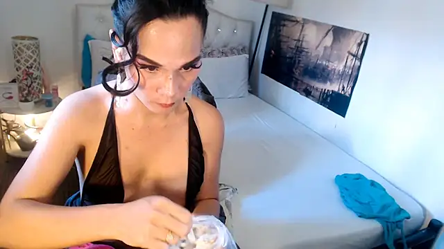 NinaDOM4CUMn Webbikameraesitys