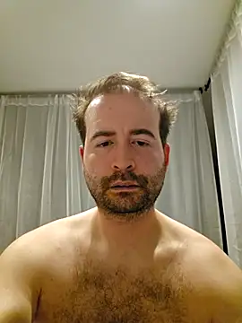 Pokazy przed kamerką – Looney_Goon