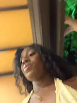 Chat +18 de ZarahFerreira ao vivo