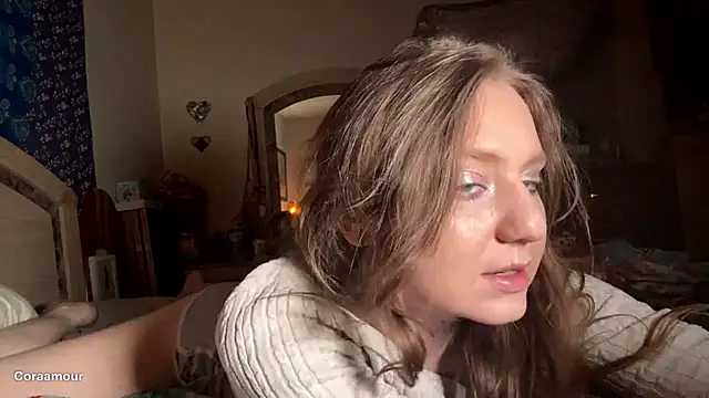 itscoraamour's Live XXX Chat