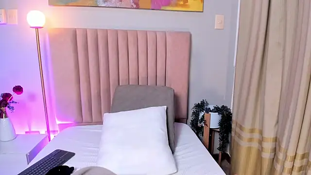 แชท XXX สดของ Zamira_Taylor