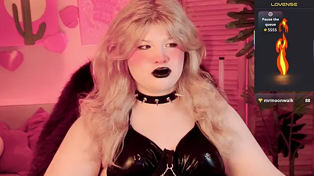 LilithNlsn Adlı Modelin Canlı XXX Sohbeti