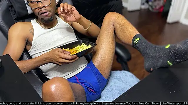 MobyDxck Show in webcam