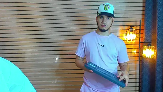 TheBatMansion webcam show