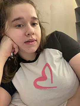 Chat +18 de HornyGirlH ao vivo