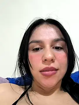 Daniela-roseen Live XXX chat