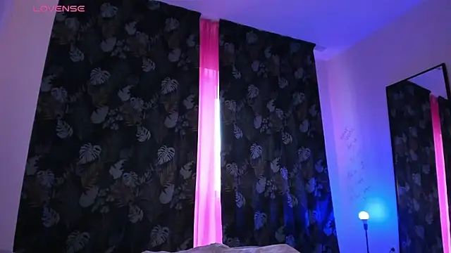 AnnexedPistol live XXX chat