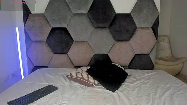 Latrellx7 在線直播表演