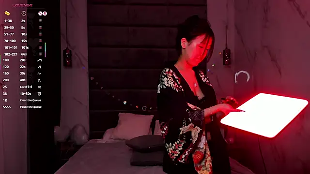 XXX chat uživo modela Nelly_Kimm