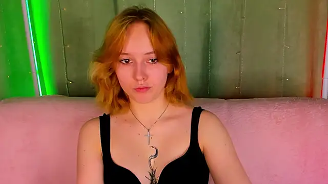 دردشة RikkiChoco الجنسية المباشرة