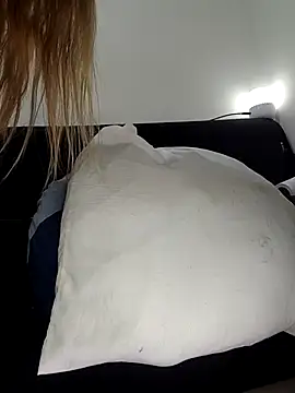 estrella_tasty: απευθείας συνομιλία ΧΧΧ