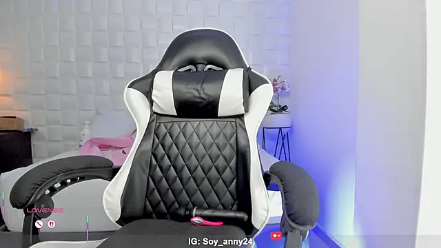 anny_rouse24's Live XXX Chat