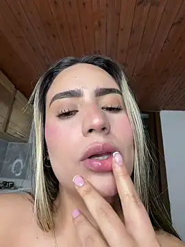 Онлайн чат XXX Miilana_