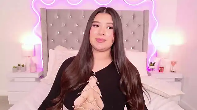 JuliaSUMMERS2022's Live XXX Chat