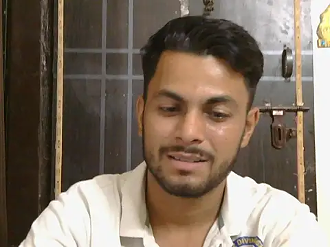 Stubborndesiboy Live XXX-chat