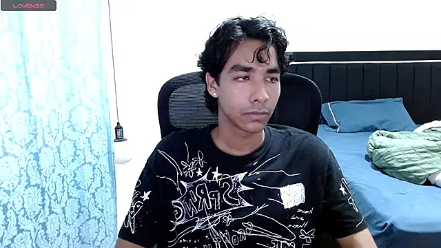 Pedestal_diamant webcam show