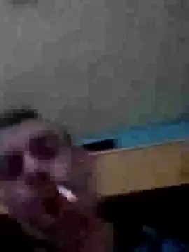 Jpjjggg: διαδικτυακό σόου στην κάμερα