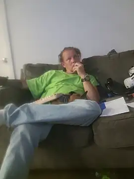 yourMasterisBored Show in webcam