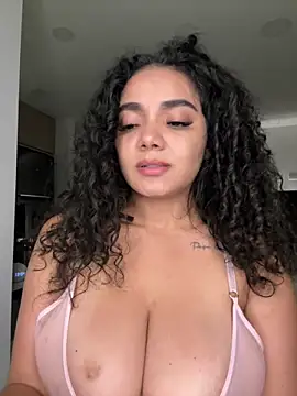 Czat XXX na żywo – Curlyierr