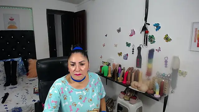 Chat +18 de mature_bigboobs10 ao vivo