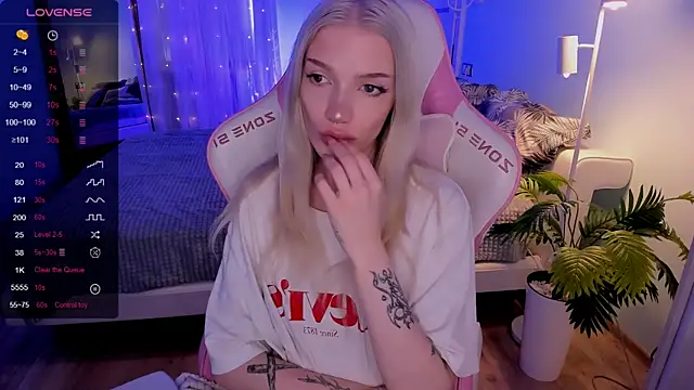 AnyaTaylor_ Live XXX-Chat