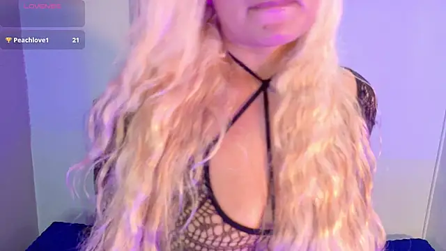 IvonnyBon_gh's Webcam Show