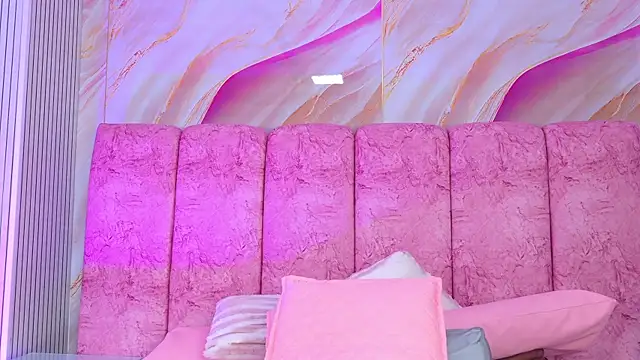 emmacurvy – Naživo XXX chat