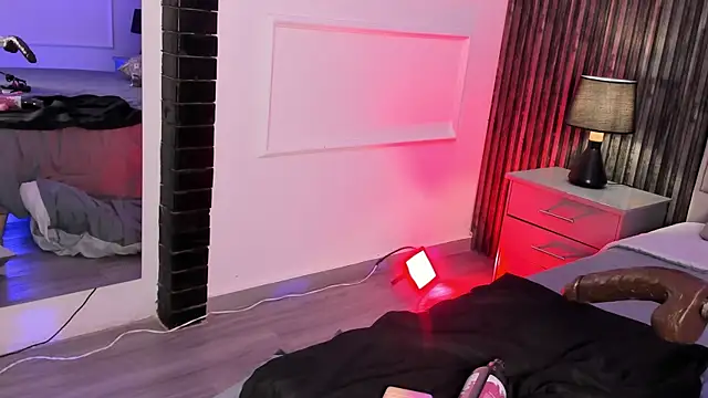 Emberrvelvet: απευθείας συνομιλία ΧΧΧ