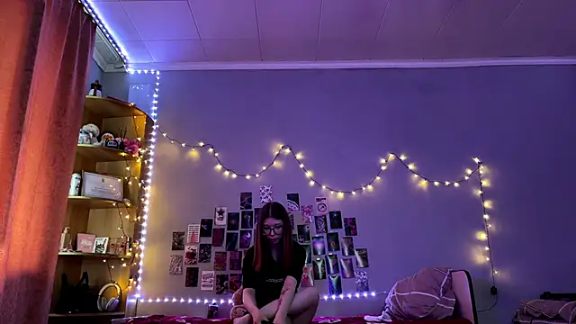 MoonRavelle's Webcam Show