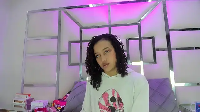 AntonelaBlaze's Live XXX Chat